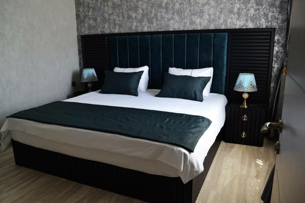 Supreme Hotel 4*